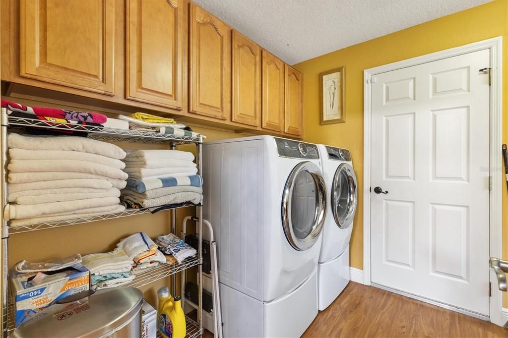 En Venta: $449,900 (3 camas, 2 baños, 2120 Pies cuadrados)