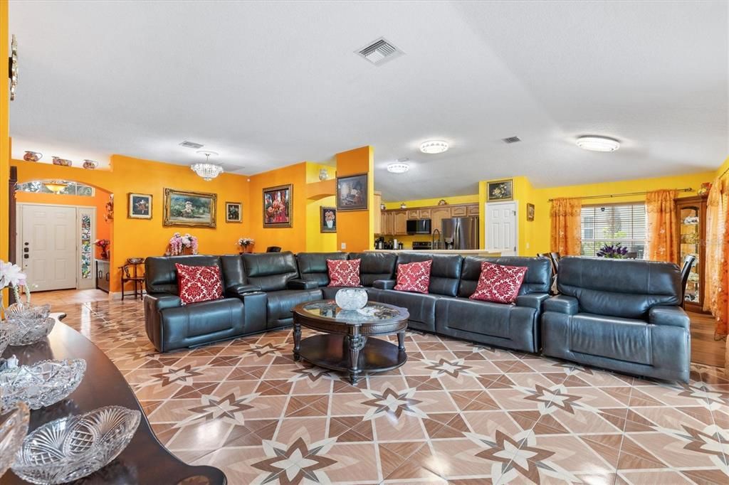 En Venta: $449,900 (3 camas, 2 baños, 2120 Pies cuadrados)