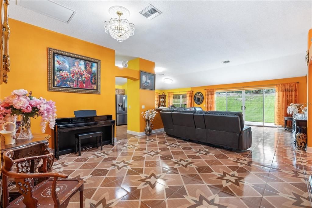 En Venta: $449,900 (3 camas, 2 baños, 2120 Pies cuadrados)