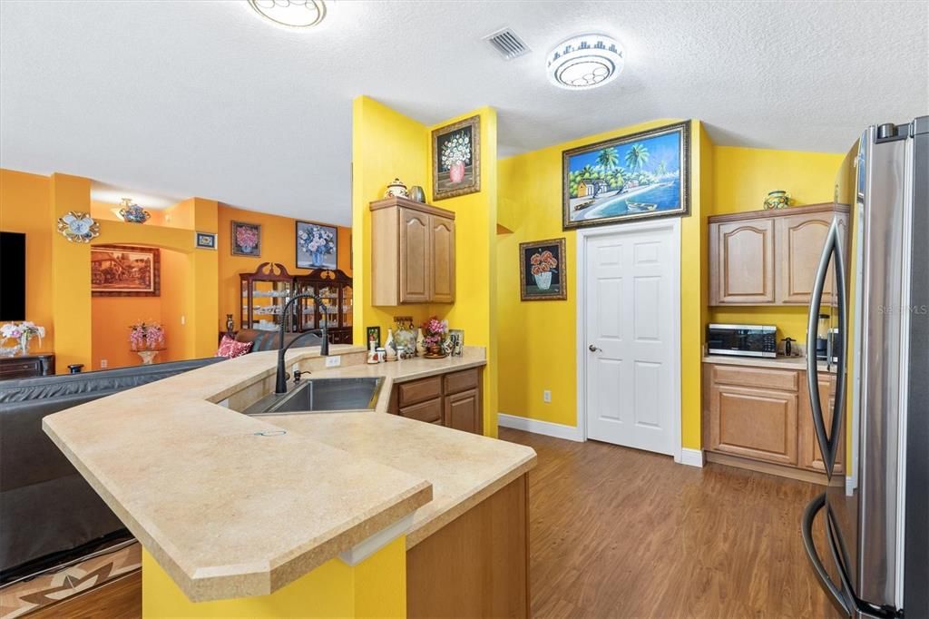 En Venta: $449,900 (3 camas, 2 baños, 2120 Pies cuadrados)