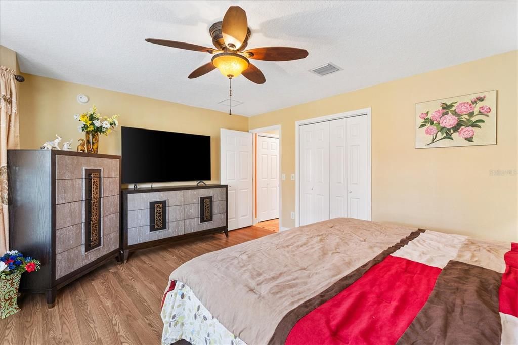 En Venta: $449,900 (3 camas, 2 baños, 2120 Pies cuadrados)