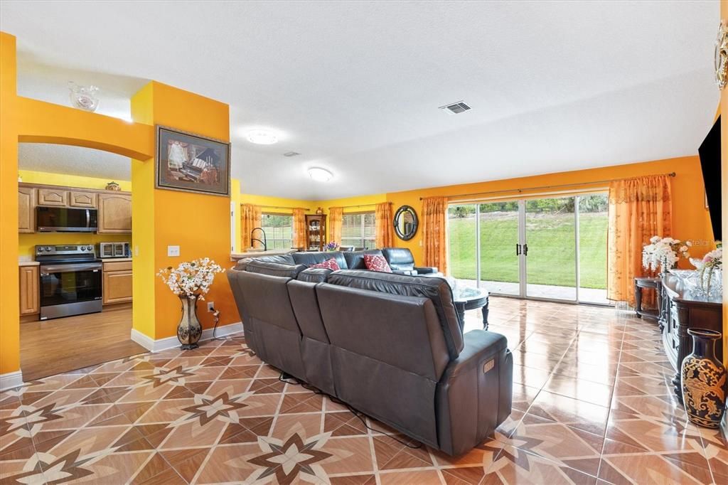 En Venta: $449,900 (3 camas, 2 baños, 2120 Pies cuadrados)