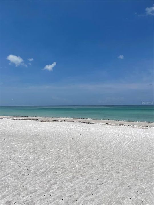 For Rent: $6,050 (2 beds, 2 baths, 1260 Square Feet)