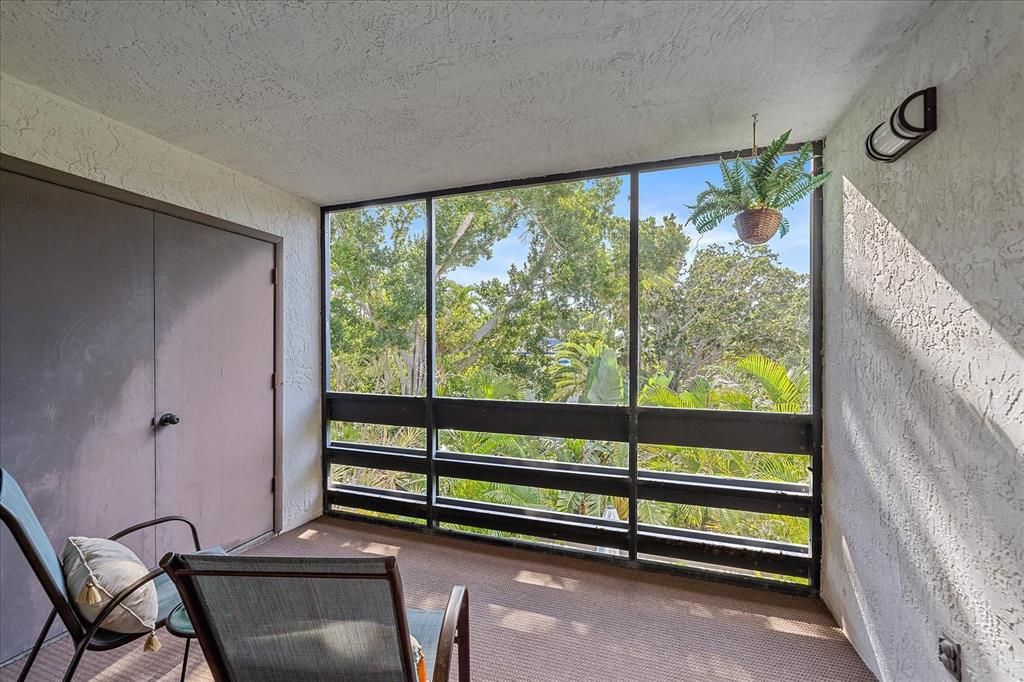 For Rent: $6,050 (2 beds, 2 baths, 1260 Square Feet)