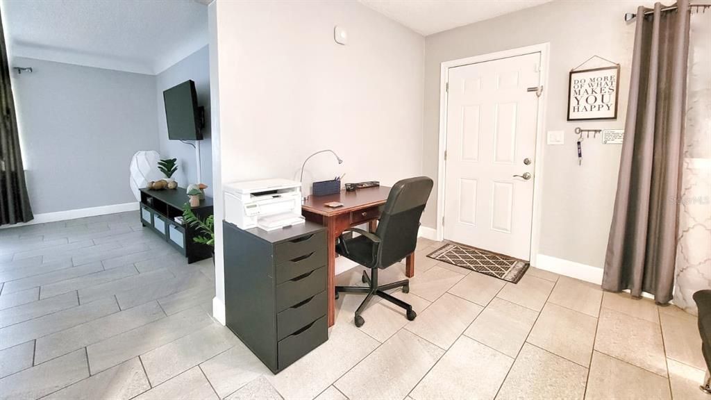 For Rent: $2,600 (3 beds, 2 baths, 1708 Square Feet)