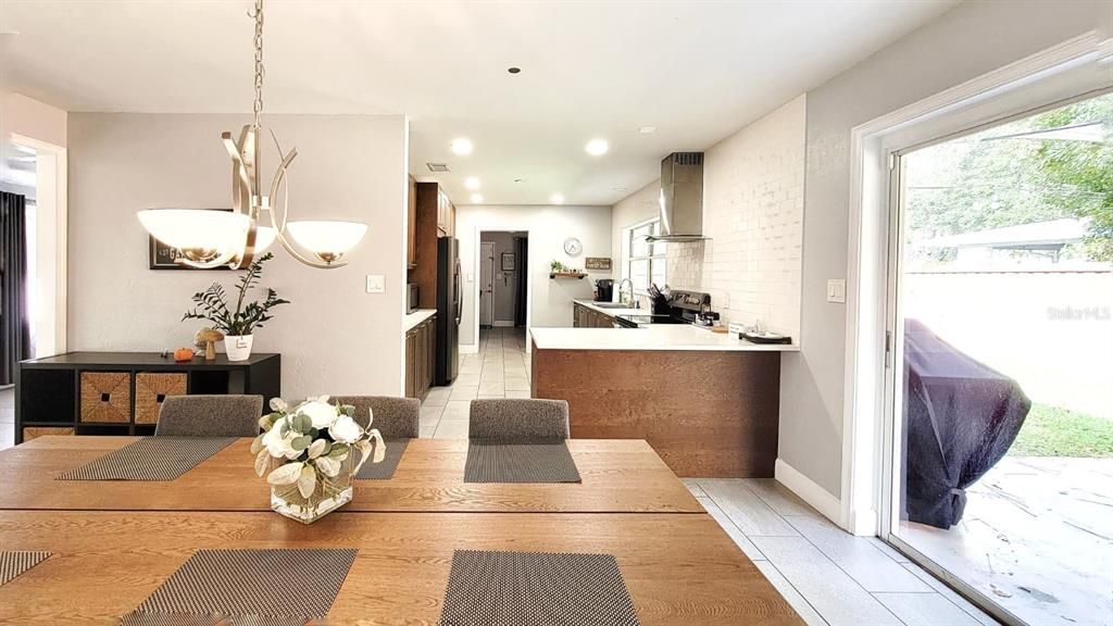 For Rent: $2,600 (3 beds, 2 baths, 1708 Square Feet)