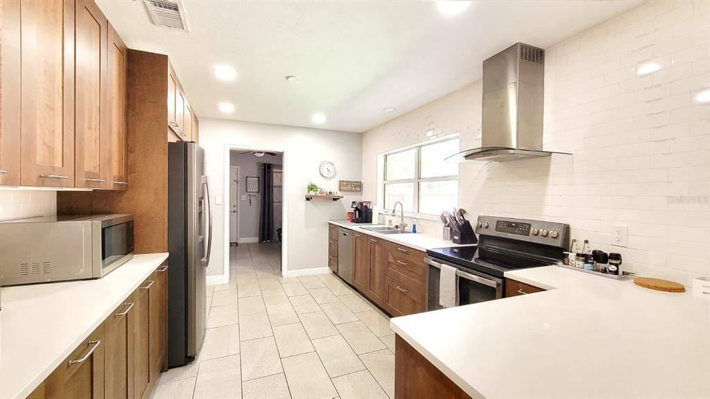 For Rent: $2,600 (3 beds, 2 baths, 1708 Square Feet)