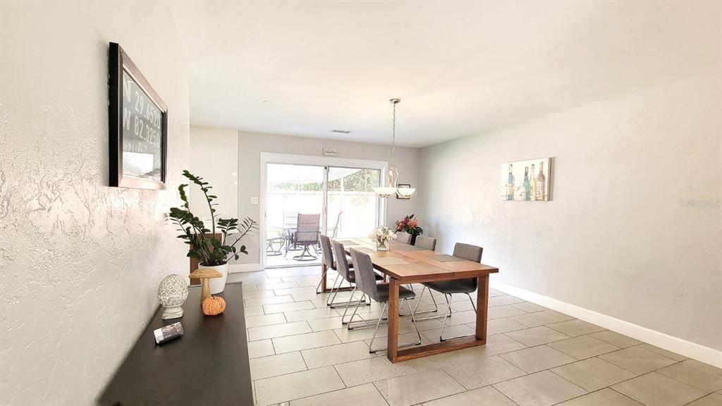 For Rent: $2,600 (3 beds, 2 baths, 1708 Square Feet)