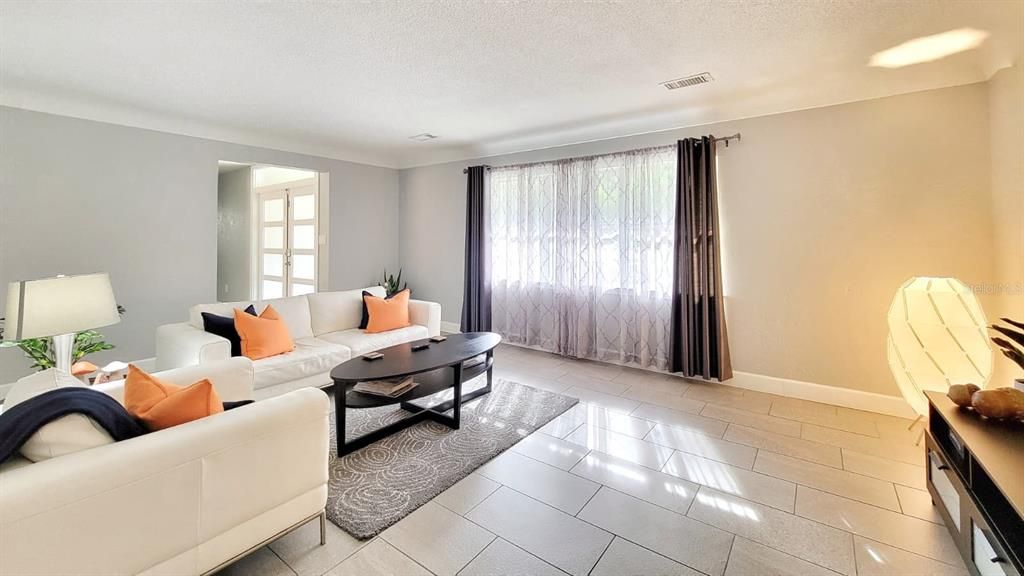 For Rent: $2,600 (3 beds, 2 baths, 1708 Square Feet)