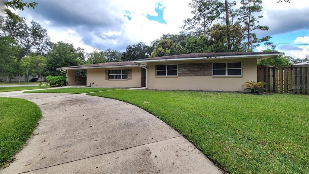 For Rent: $2,600 (3 beds, 2 baths, 1708 Square Feet)