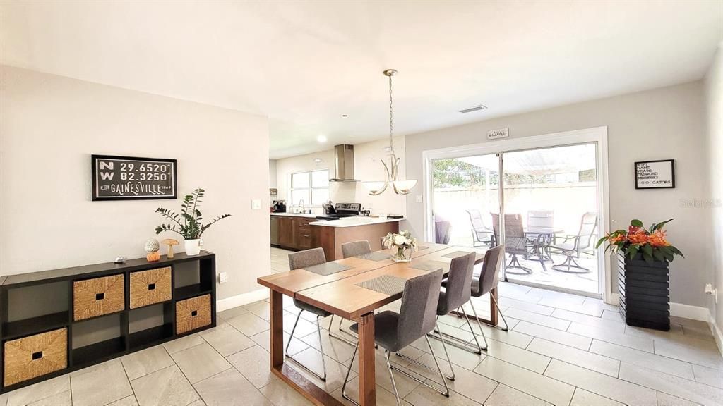 For Rent: $2,600 (3 beds, 2 baths, 1708 Square Feet)