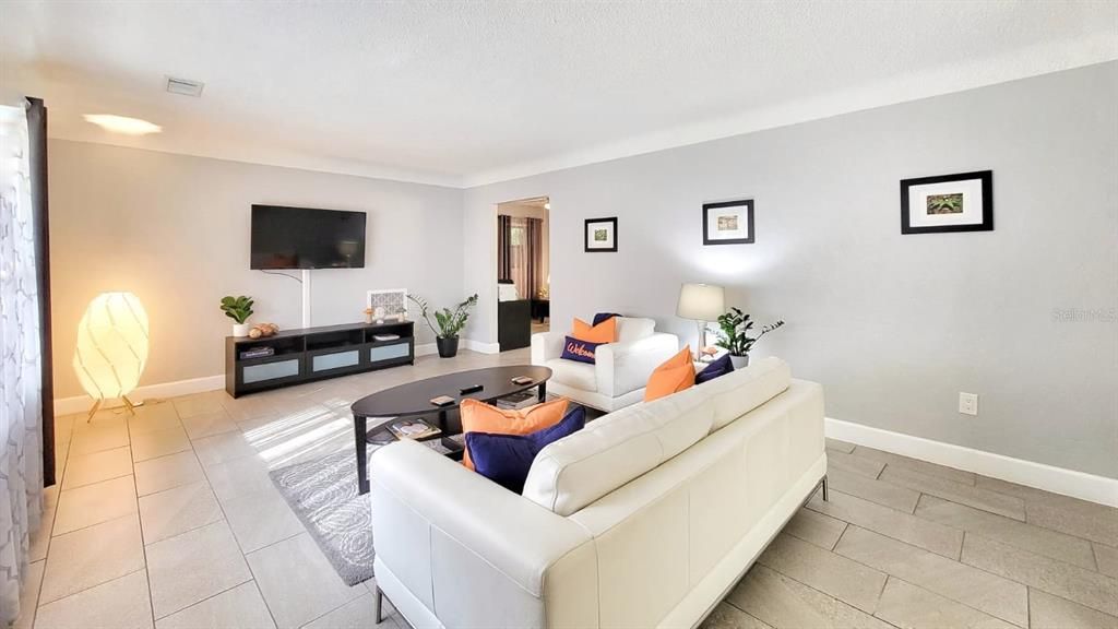 For Rent: $2,600 (3 beds, 2 baths, 1708 Square Feet)