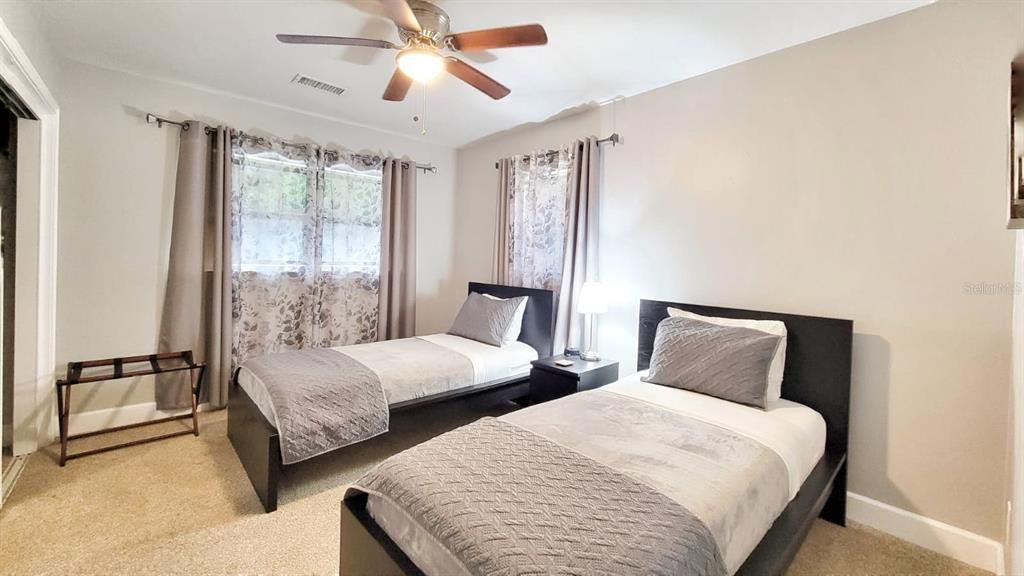 For Rent: $2,600 (3 beds, 2 baths, 1708 Square Feet)