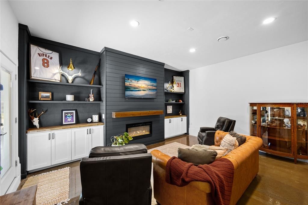 En Venta: $335,000 (3 camas, 2 baños, 1837 Pies cuadrados)