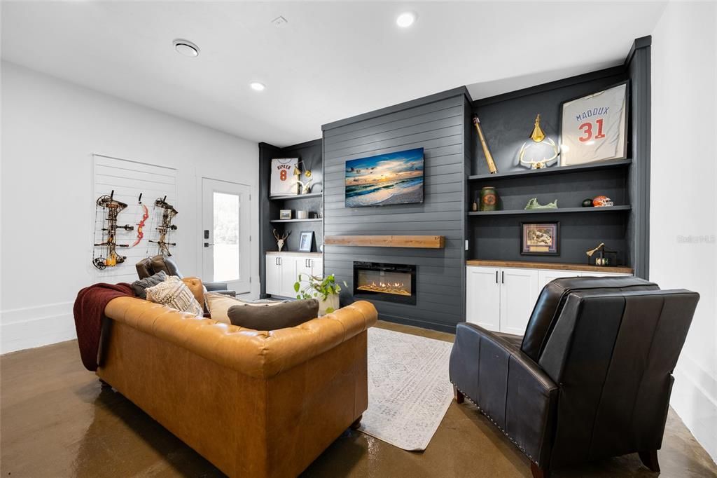 En Venta: $335,000 (3 camas, 2 baños, 1837 Pies cuadrados)