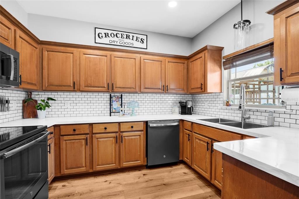 En Venta: $335,000 (3 camas, 2 baños, 1837 Pies cuadrados)