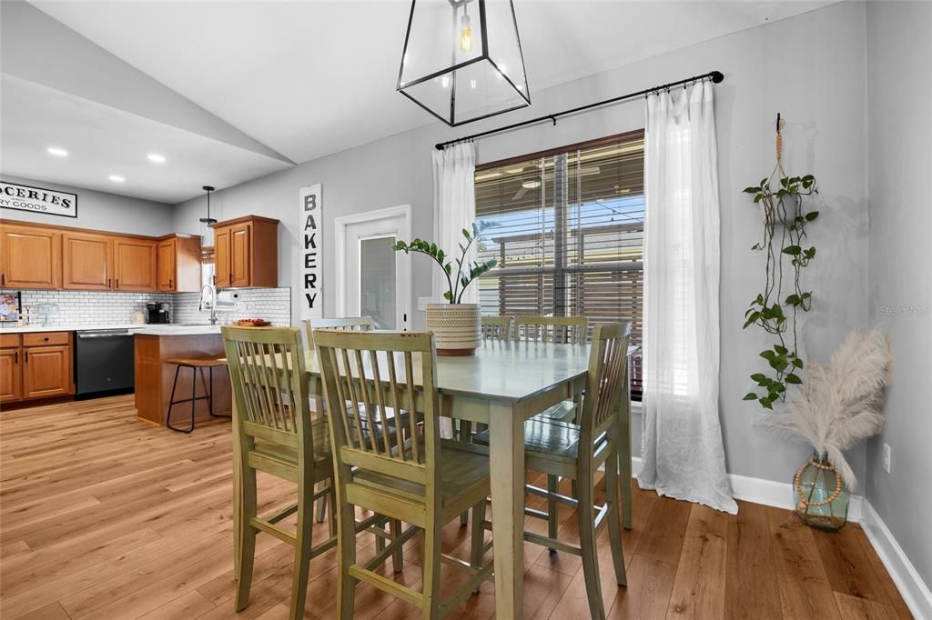 En Venta: $335,000 (3 camas, 2 baños, 1837 Pies cuadrados)