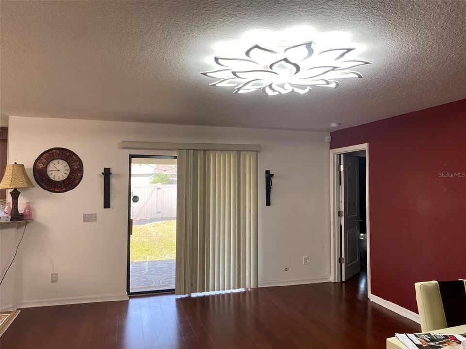 En Renta: $2,150 (3 camas, 2 baños, 1609 Pies cuadrados)