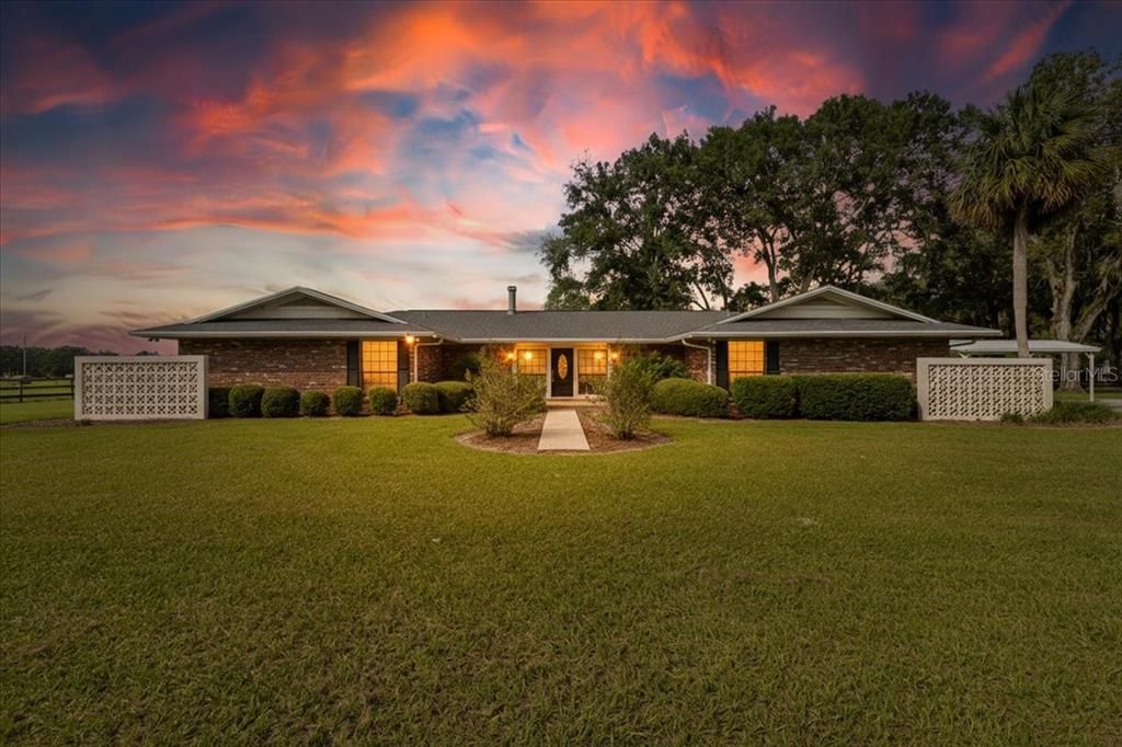 На продажу: $479,900 (4 спален, 2 ванн, 2234 Квадратных фут)