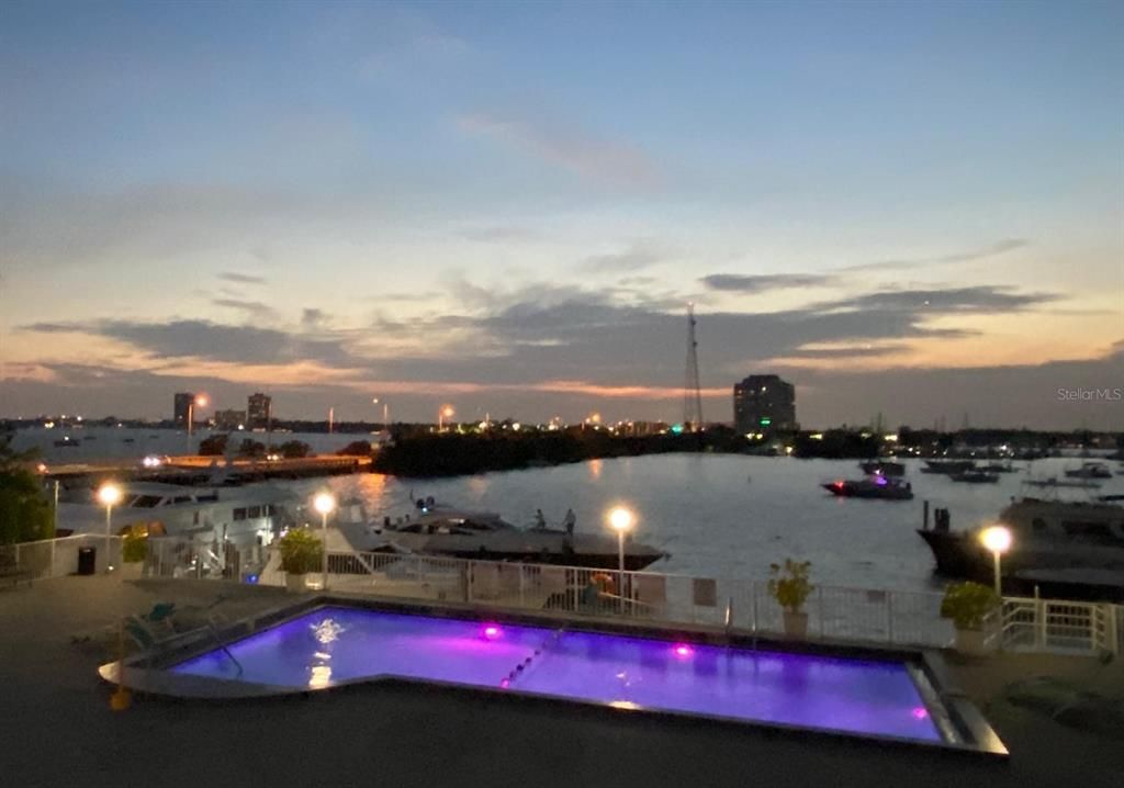 待售: $197,000 (1 贝兹, 1 浴室, 442 平方英尺)