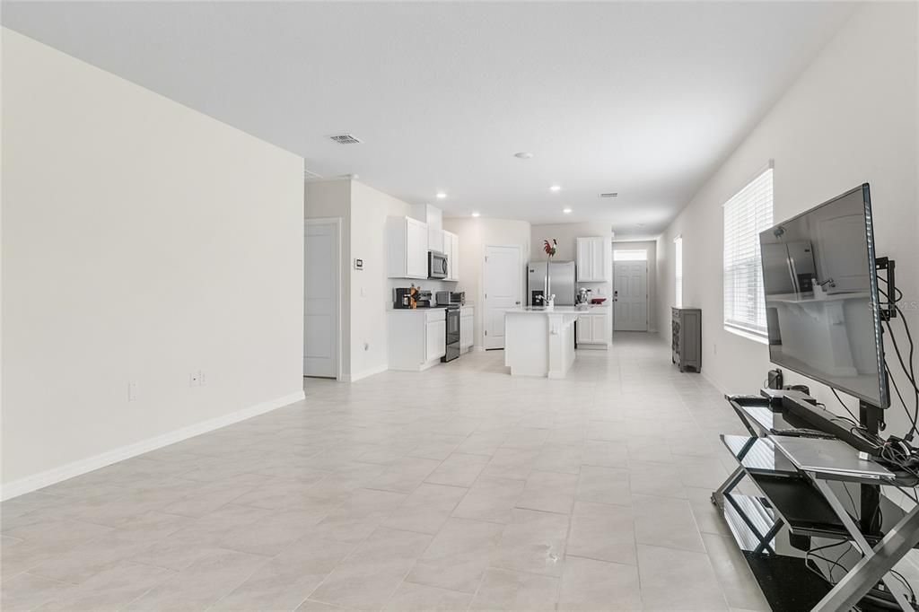 En Venta: $277,000 (4 camas, 2 baños, 1665 Pies cuadrados)