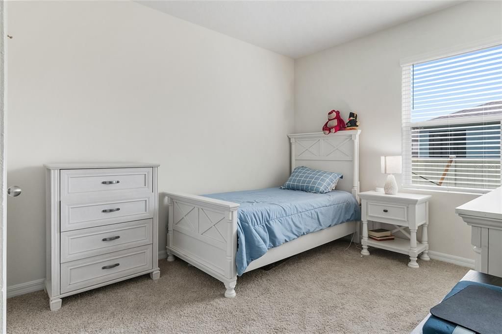 En Venta: $277,000 (4 camas, 2 baños, 1665 Pies cuadrados)