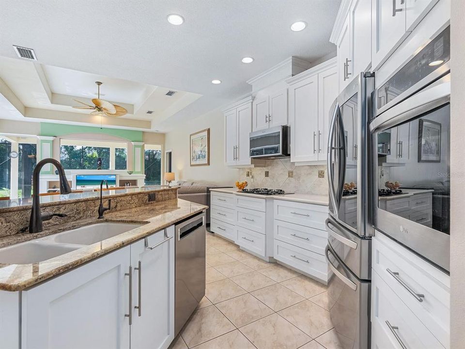 Active With Contract: $899,000 (4 beds, 3 baths, 3000 Square Feet)