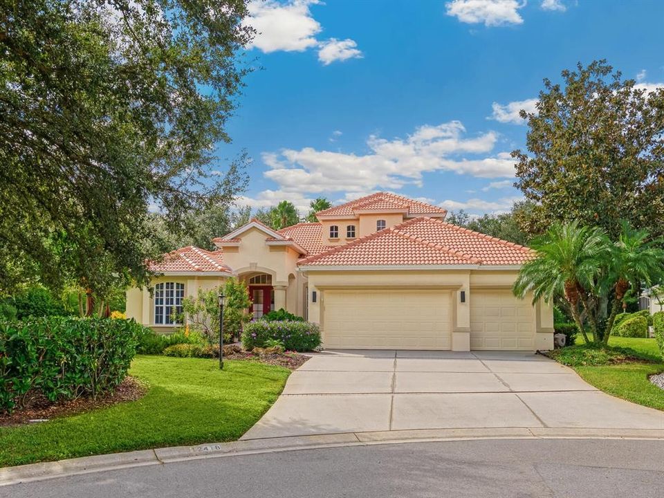 Active With Contract: $899,000 (4 beds, 3 baths, 3000 Square Feet)