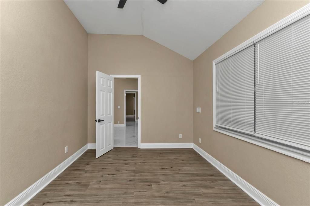 For Rent: $3,000 (5 beds, 3 baths, 1933 Square Feet)