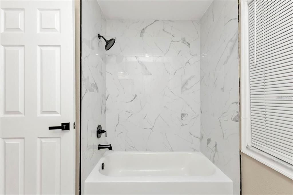 For Rent: $3,000 (5 beds, 3 baths, 1933 Square Feet)