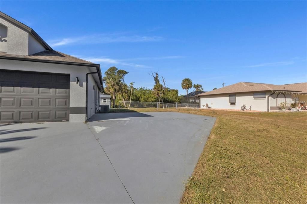 For Rent: $3,000 (5 beds, 3 baths, 1933 Square Feet)