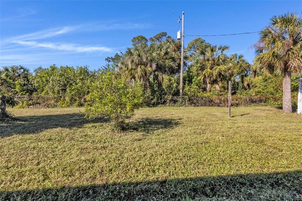 For Rent: $3,000 (5 beds, 3 baths, 1933 Square Feet)