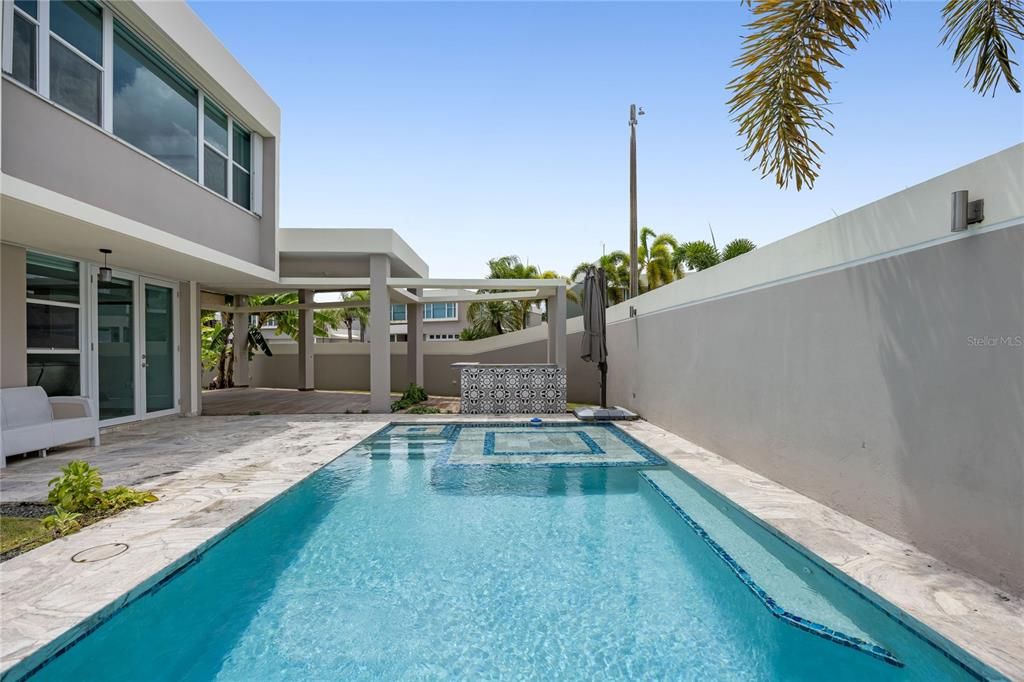 For Sale: $749,000 (4 beds, 3 baths, 2450 Square Feet)