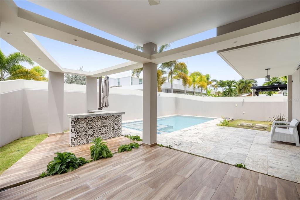 For Sale: $749,000 (4 beds, 3 baths, 2450 Square Feet)