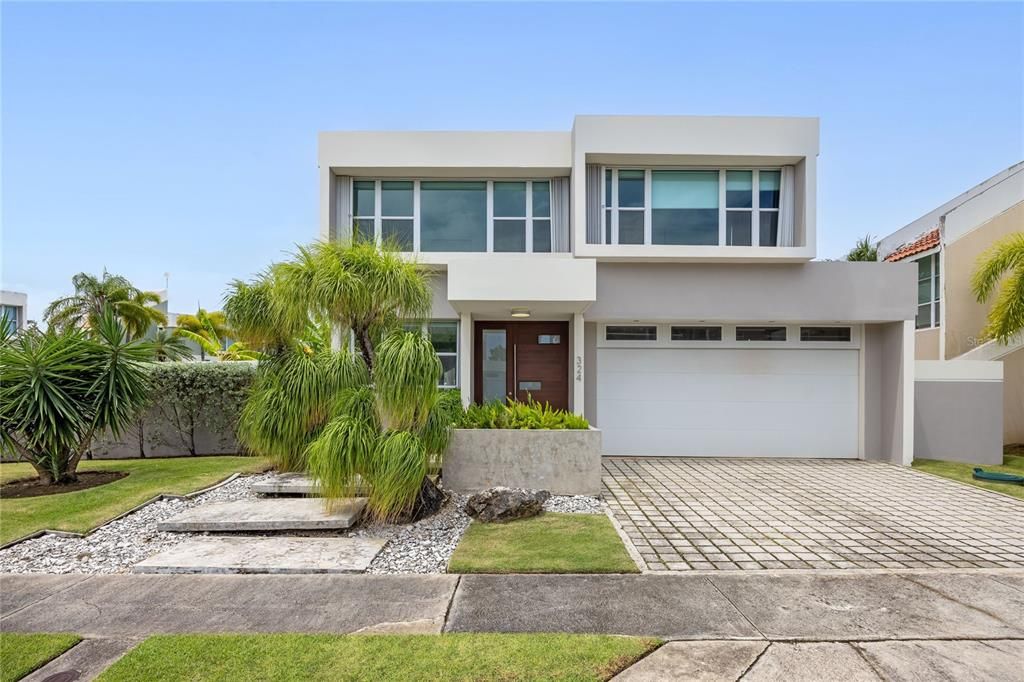 For Sale: $749,000 (4 beds, 3 baths, 2450 Square Feet)