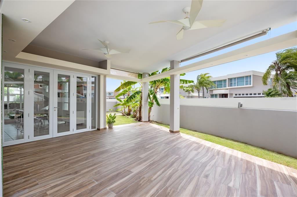 For Sale: $749,000 (4 beds, 3 baths, 2450 Square Feet)