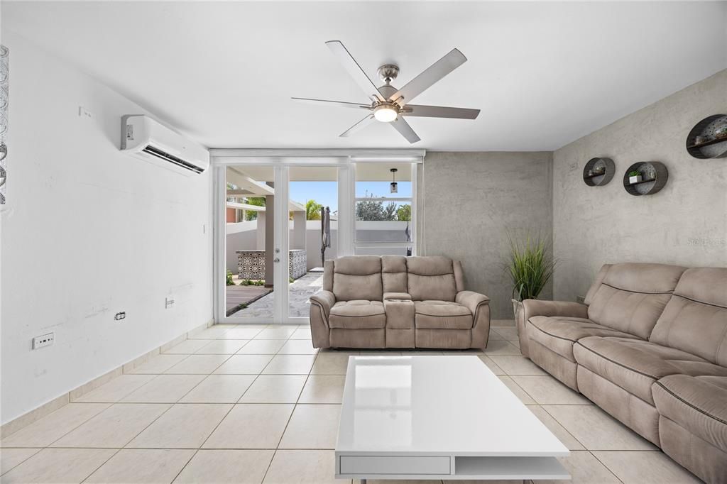 For Sale: $749,000 (4 beds, 3 baths, 2450 Square Feet)