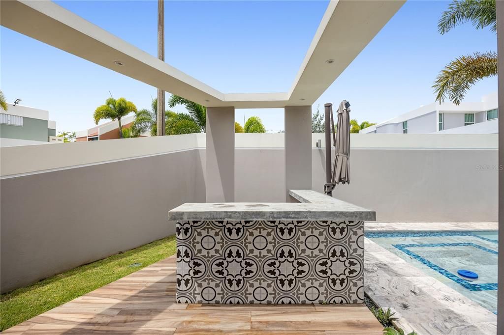 For Sale: $749,000 (4 beds, 3 baths, 2450 Square Feet)