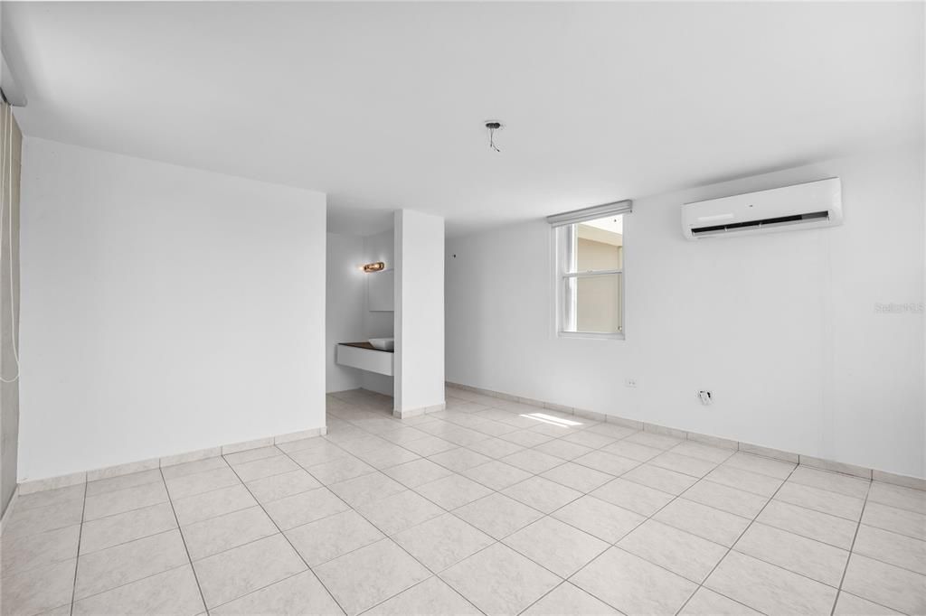 For Sale: $749,000 (4 beds, 3 baths, 2450 Square Feet)