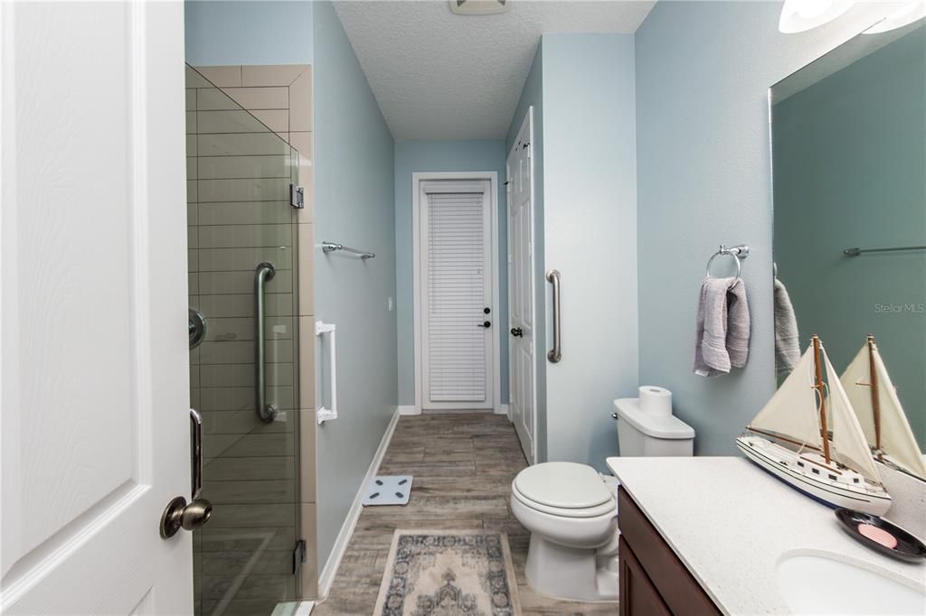 Activo con contrato: $649,900 (4 camas, 3 baños, 3035 Pies cuadrados)