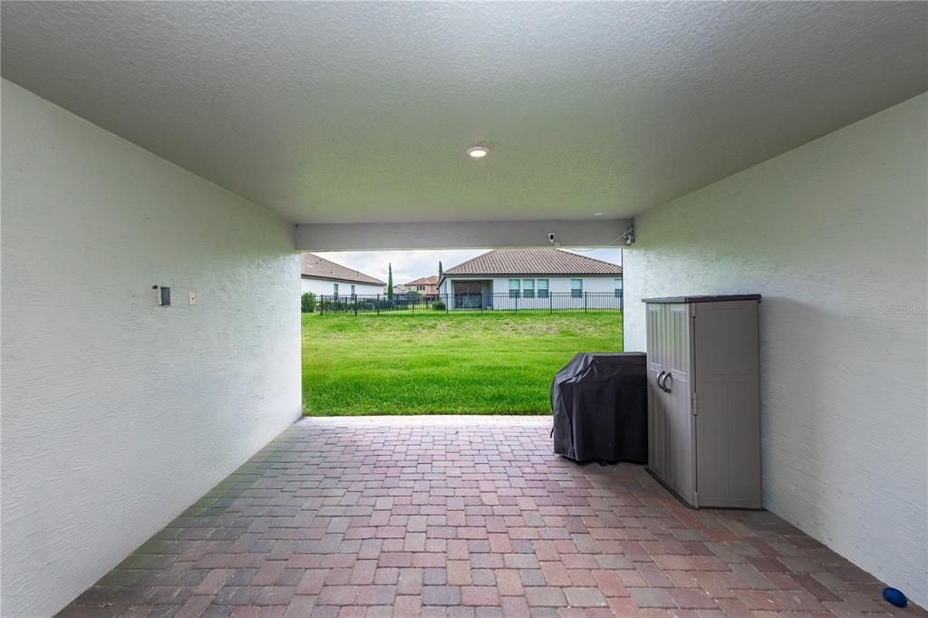 Activo con contrato: $649,900 (4 camas, 3 baños, 3035 Pies cuadrados)