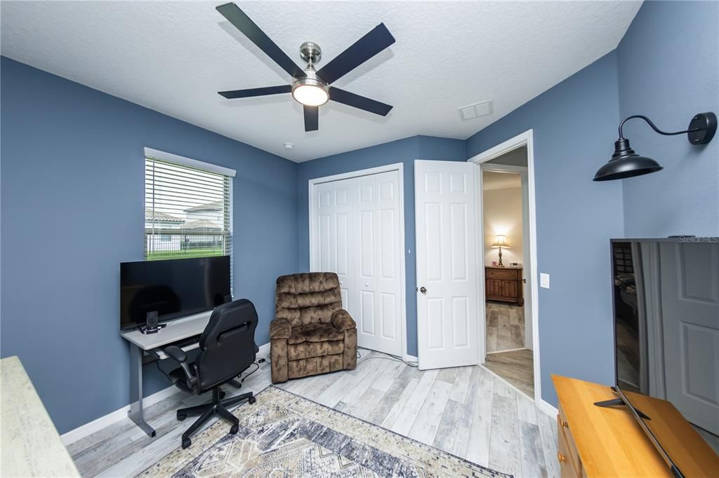 Activo con contrato: $649,900 (4 camas, 3 baños, 3035 Pies cuadrados)