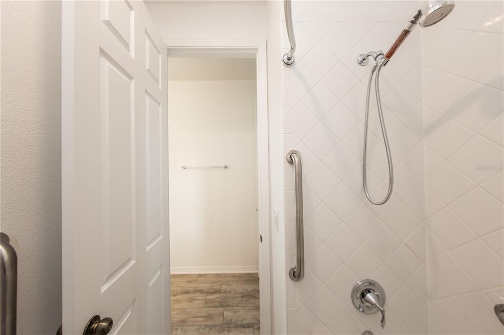 Activo con contrato: $649,900 (4 camas, 3 baños, 3035 Pies cuadrados)