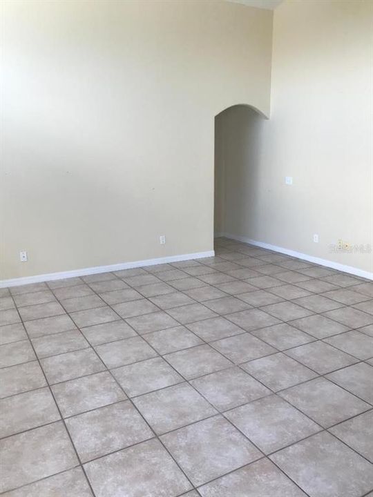 В аренду: $2,200 (4 спален, 3 ванн, 2061 Квадратных фут)