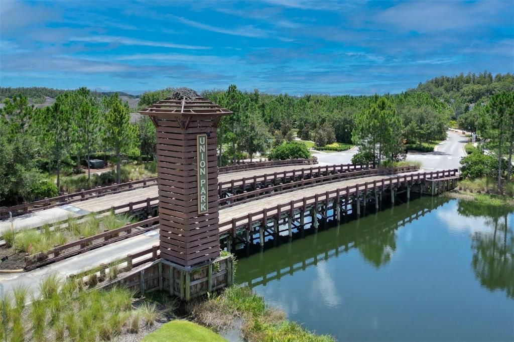 合同活跃: $590,000 (5 贝兹, 3 浴室, 3113 平方英尺)