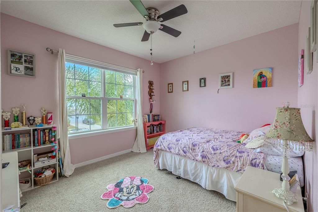 合同活跃: $590,000 (5 贝兹, 3 浴室, 3113 平方英尺)