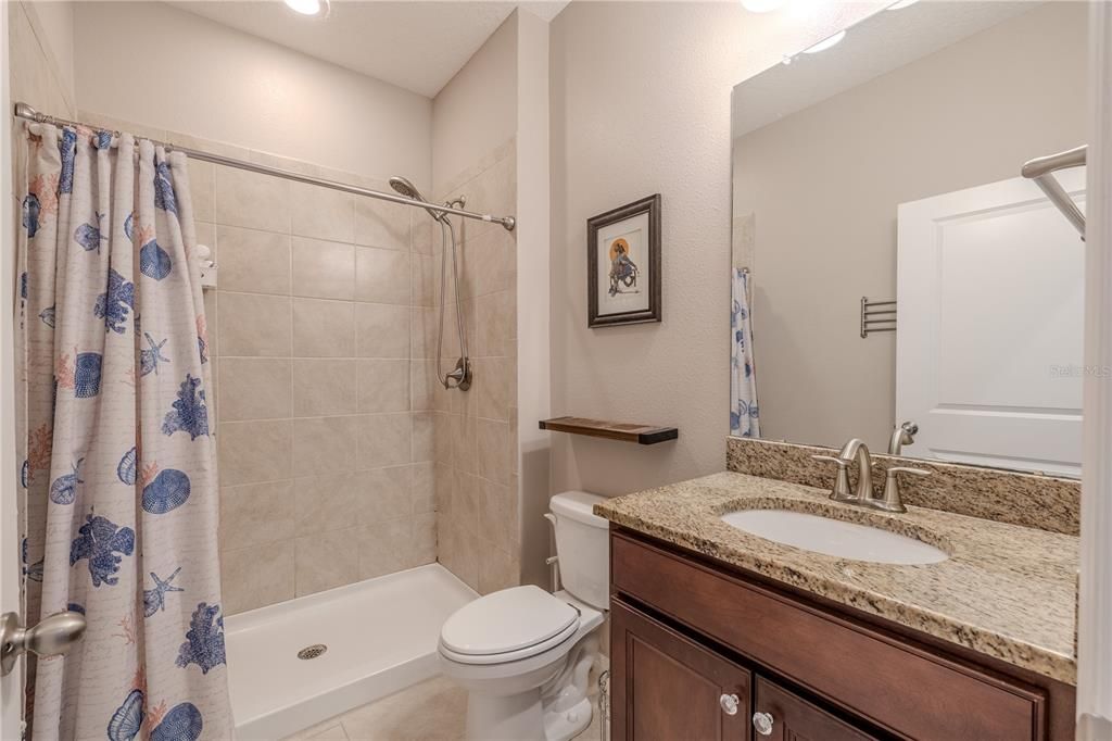 合同活跃: $590,000 (5 贝兹, 3 浴室, 3113 平方英尺)