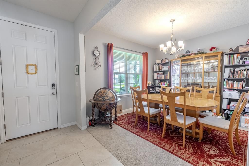 合同活跃: $590,000 (5 贝兹, 3 浴室, 3113 平方英尺)