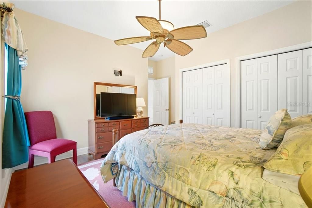 待售: $445,000 (3 贝兹, 2 浴室, 1925 平方英尺)