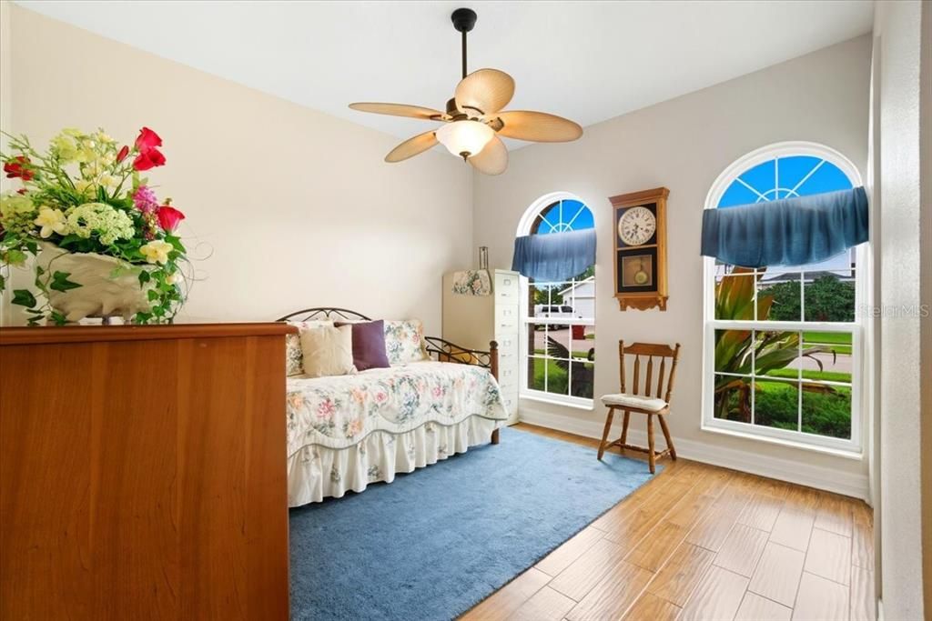 待售: $445,000 (3 贝兹, 2 浴室, 1925 平方英尺)